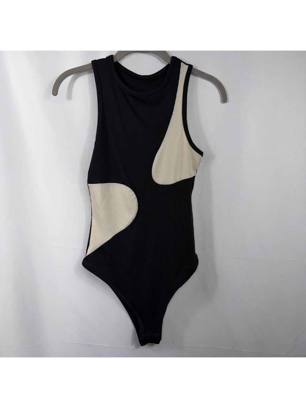 SHEIN Women’s S Black Cream Colorblock Bodysuit